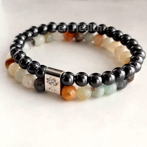 The Amazonite gemstone has the ability to heal both physically and spiritually. It is commonly employed to assist in balancing moods, improving sleep patterns, and reducing stress.